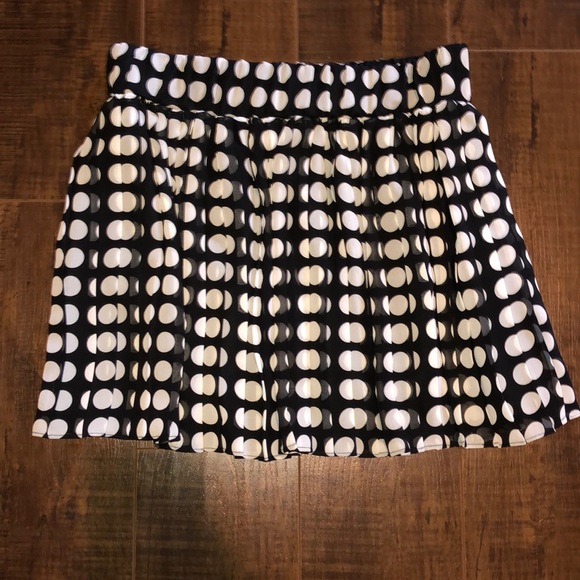 BCBGeneration polka dot pleated skirt - Picture 2 of 4